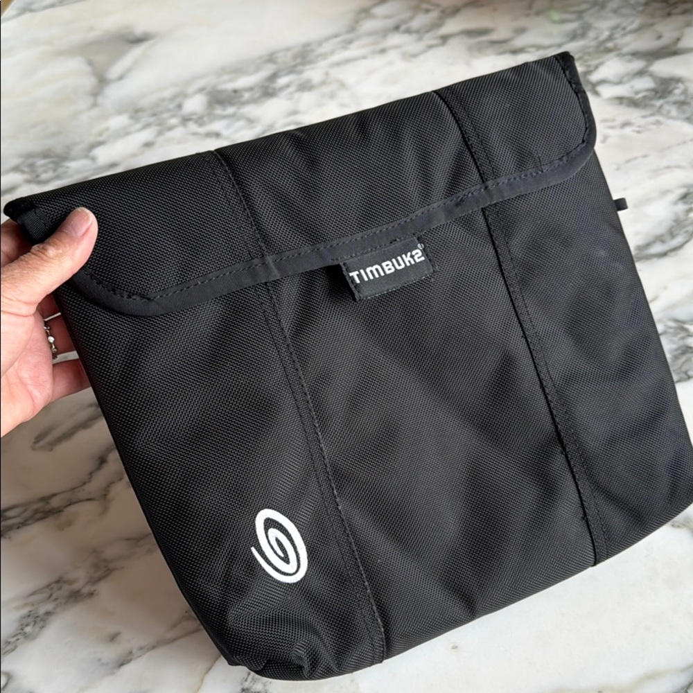 Timbuk2 Black Laptop Tablet Bag with Sleek Professional Design Size Small 11x13”